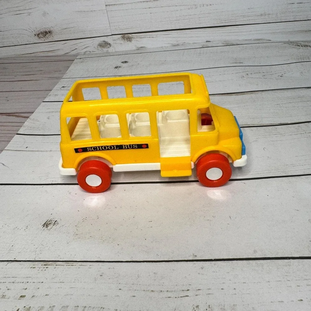 Vintage Arco Yellow School Bus with 3 Figures Hong Kong 1980s Toy‎ Lot